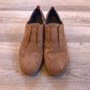 Dr. Scholl’s suede oxfords